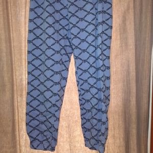 FOREVER 21 capris sweats